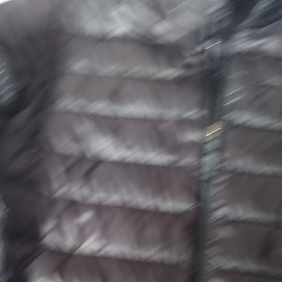 Men's Black Puffer Jacket - Picture 4 of 6